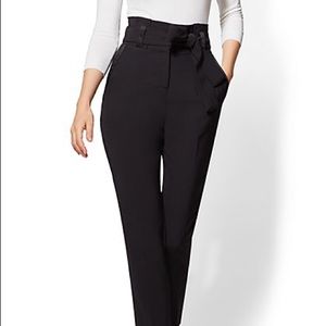 PAPERBAG-WAIST SLIM ANKLE PANT - BLACK